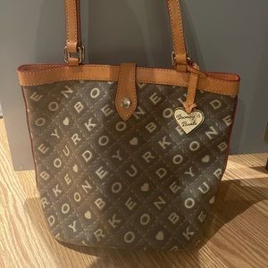 Dooney & Bourke Logo Bucket bag